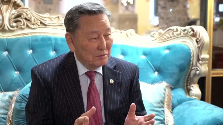 Семнадцать уроков независимости гражданина РК Адила Ахметова