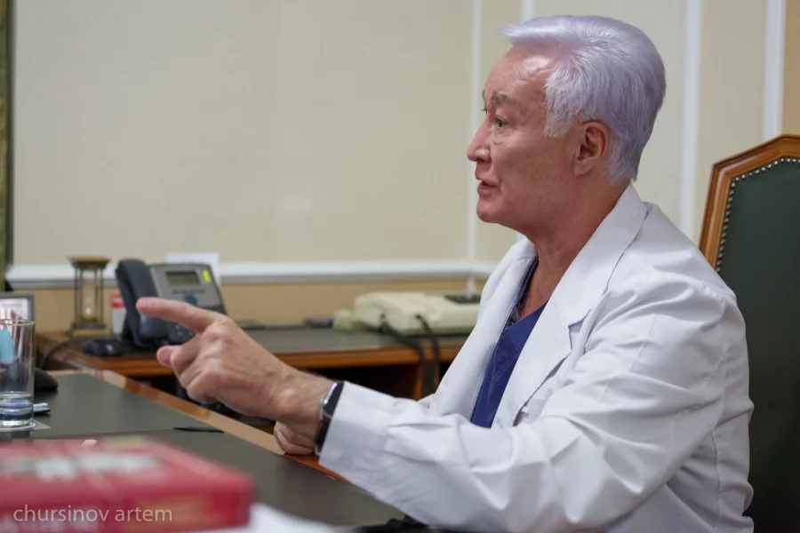 Вдох и выдох. Королевская больница Казахстана родилась в форс-мажоре — Абай Байгенжин